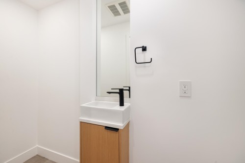 265 6Th Street W, North Vancouver, BC 