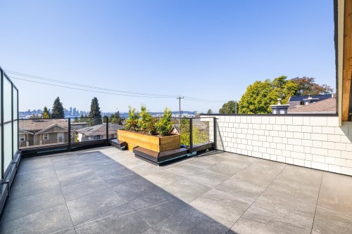 265 6Th Street W, North Vancouver, BC 