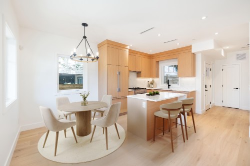 265 6Th Street W, North Vancouver, BC 