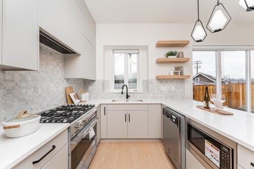 1-2837 Oliver Crescent, Vancouver, BC 