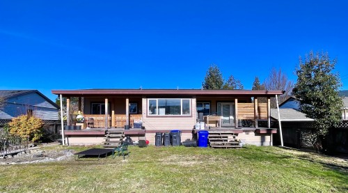 5693 Dolphin Street, Sechelt, BC 