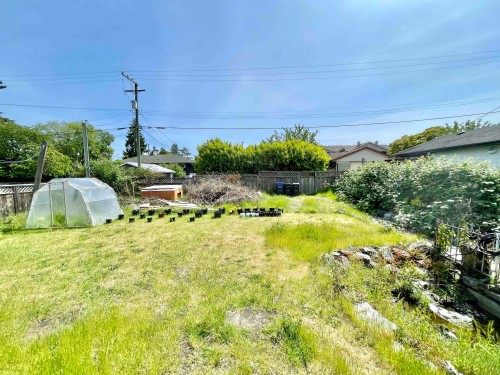 5693 Dolphin Street, Sechelt, BC 