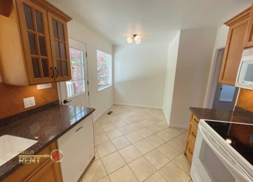 Upper Suite-2520 Derbyshire Way, North Vancouver, BC 