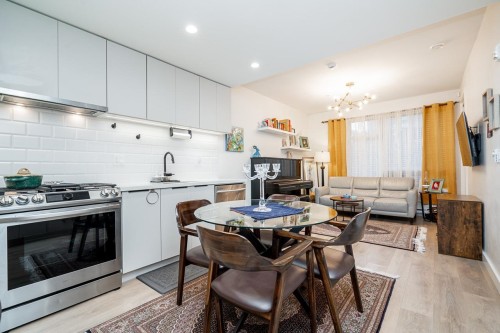 112-3038 St. George Street Street  Port Moody, BC V3H 0L3