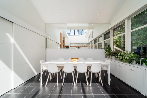 3985 Bayridge Avenue, West Vancouver, BC 