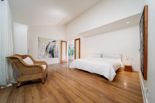 3985 Bayridge Avenue, West Vancouver, BC 