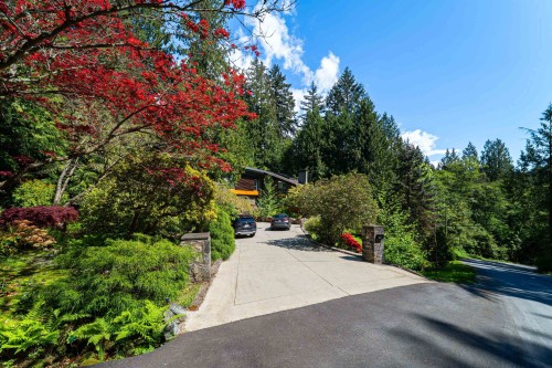 3985 Bayridge Avenue, West Vancouver, BC 