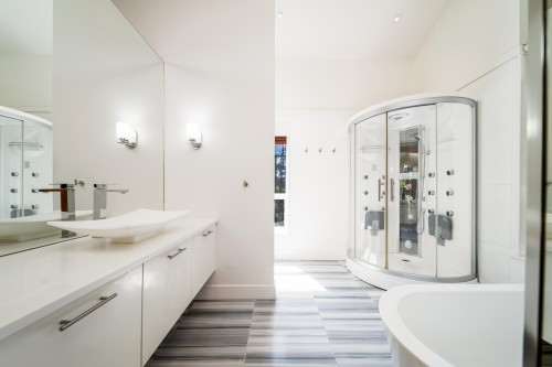 3985 Bayridge Avenue, West Vancouver, BC 