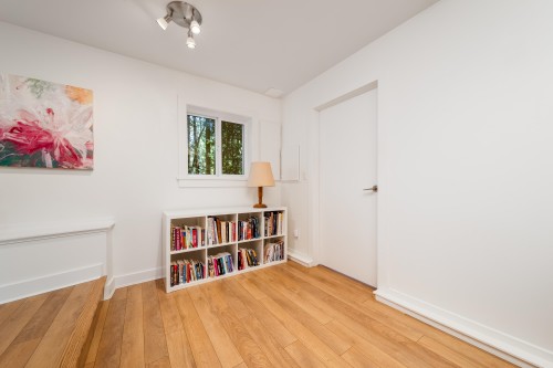 3985 Bayridge Avenue, West Vancouver, BC 