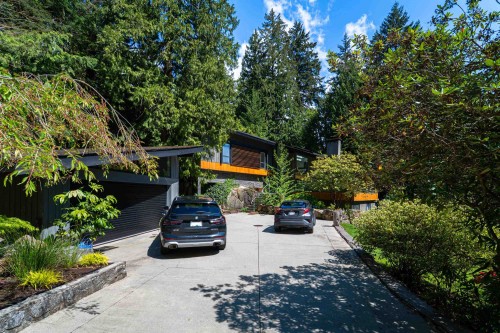 3985 Bayridge Avenue, West Vancouver, BC 