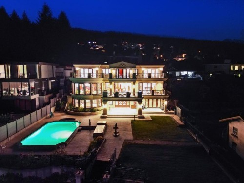1327 Chartwell Drive, West Vancouver, BC 