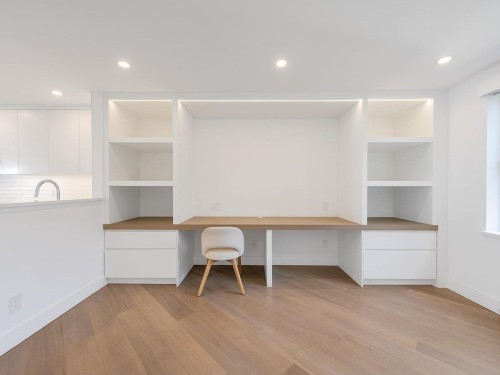 203-2190 Argyle Avenue, West Vancouver, BC 