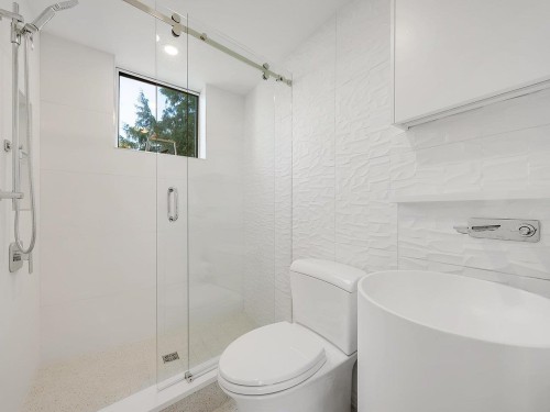 203-2190 Argyle Avenue, West Vancouver, BC 