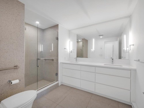 203-2190 Argyle Avenue, West Vancouver, BC 