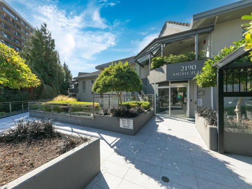 203-2190 Argyle Avenue, West Vancouver, BC 