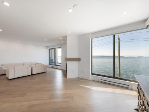 203-2190 Argyle Avenue, West Vancouver, BC 