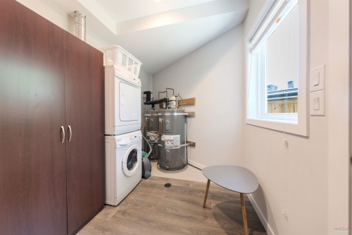 949 Hartford Place, North Vancouver, BC 