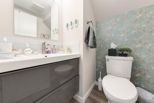 949 Hartford Place, North Vancouver, BC 