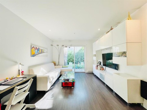 35-6868 Burlington Avenue  Burnaby, BC V5J 0G1