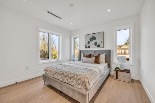 1008 52Nd Avenue W, West Vancouver, BC 