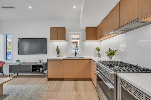 1008 52Nd Avenue W, West Vancouver, BC 