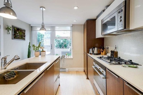 532 7Th Avenue W, Vancouver, BC 