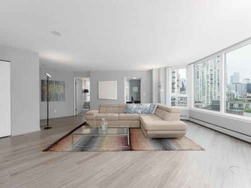 1306-388 Drake Street  Vancouver, BC V6B 6A8