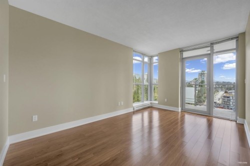 1505-3008 Glen Drive, Coquitlam, BC 