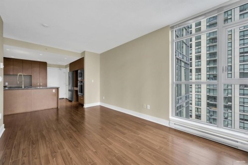 1505-3008 Glen Drive, Coquitlam, BC 