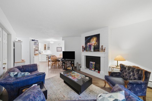 212-2620 Fromme Road, North Vancouver, BC 