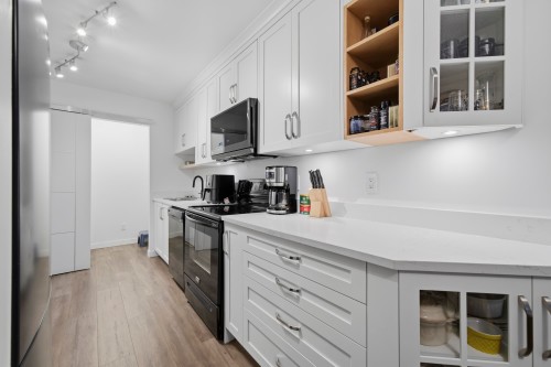 212-2620 Fromme Road, North Vancouver, BC 