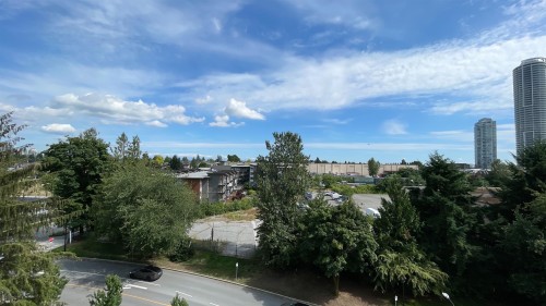 614-7599 15Th Street, Burnaby, BC 