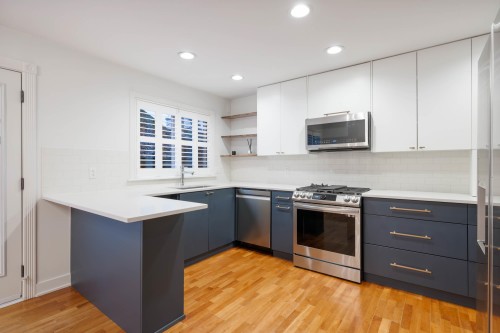 1645 St. Andrews Avenue, North Vancouver, BC 