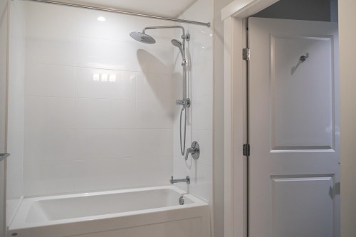 501-2670 Library Lane, North Vancouver, BC 