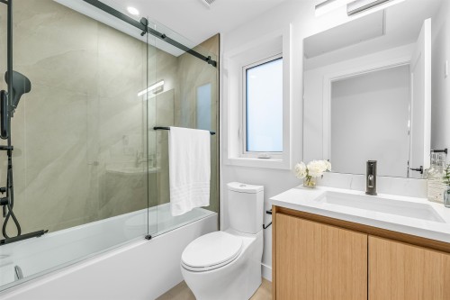 1012 52Nd Avenue W, Vancouver, BC 