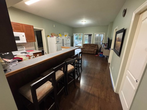 6693 Canada Way, Burnaby, BC 