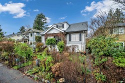 458 9th Street E North Vancouver, BC V7L 2B4