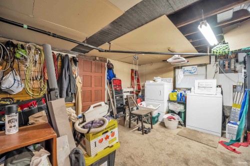 458 9Th Street E, North Vancouver, BC 