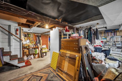 458 9Th Street E, North Vancouver, BC 