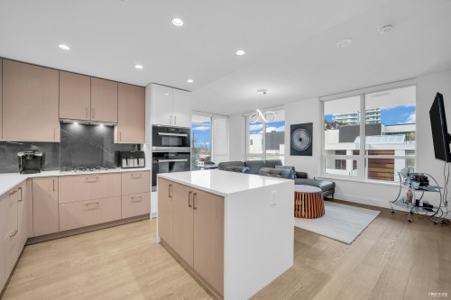 203-1632 Lions Gate Lane  North Vancouver, BC V7P 0E2