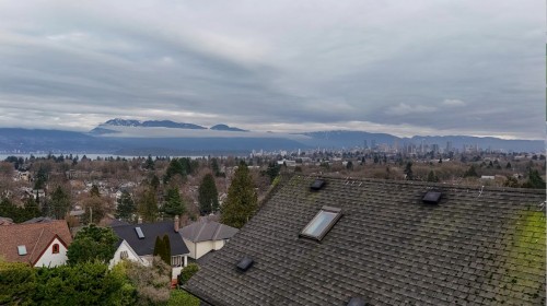 3558 15Th Avenue W, Vancouver, BC 