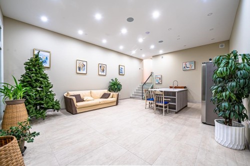 592 Craigmohr Drive, West Vancouver, BC 