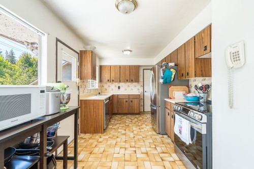 951 Canyon Boulevard, North Vancouver, BC 