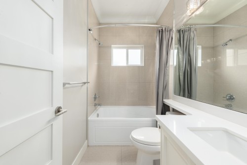 2496 Brock Street, Vancouver, BC 