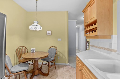 343-3098 Guildford Way, Coquitlam, BC 