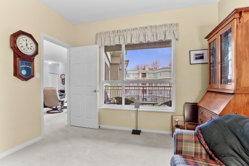 343-3098 Guildford Way, Coquitlam, BC 