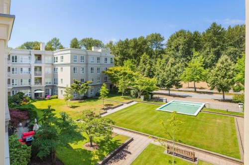 343-3098 Guildford Way, Coquitlam, BC 
