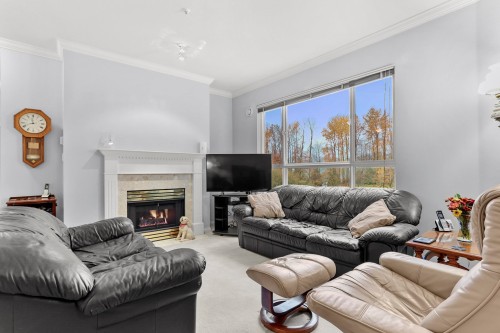 343-3098 Guildford Way, Coquitlam, BC 