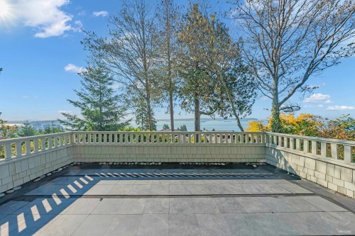 2602 Ottawa Avenue, West Vancouver, BC 