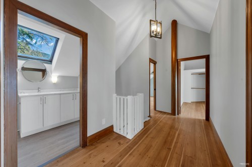 2602 Ottawa Avenue, West Vancouver, BC 